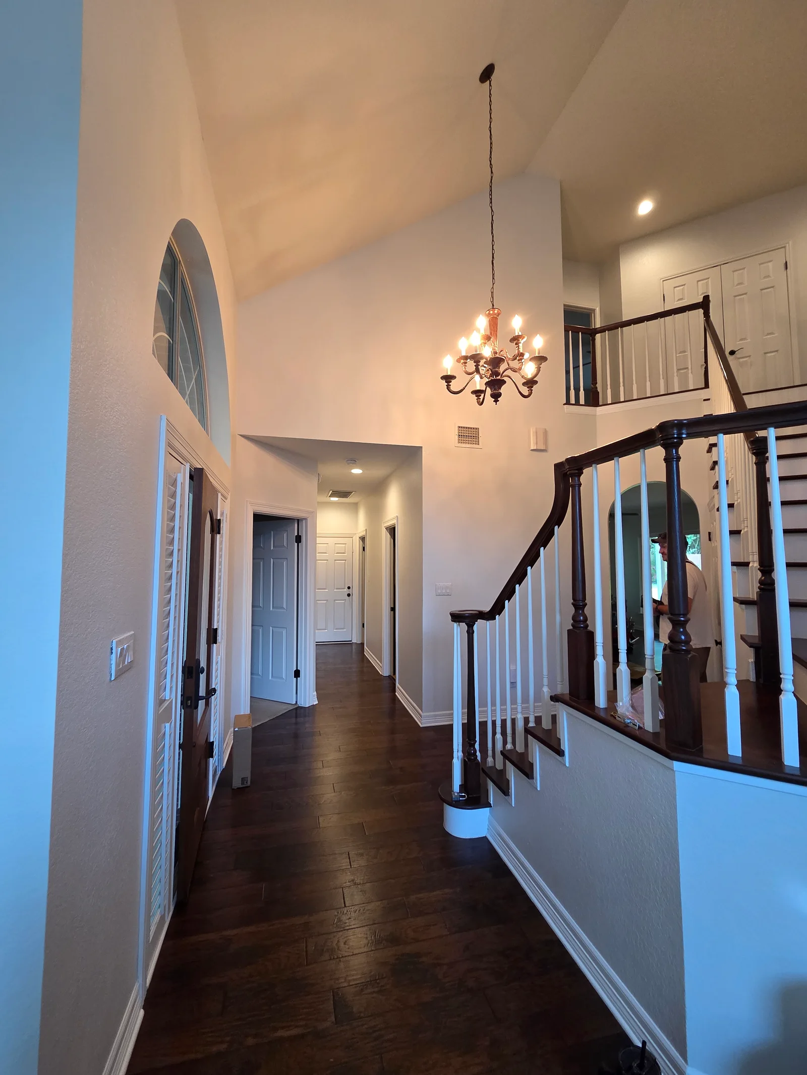 Finished white interior walls and high ceiling in a Round Rock home